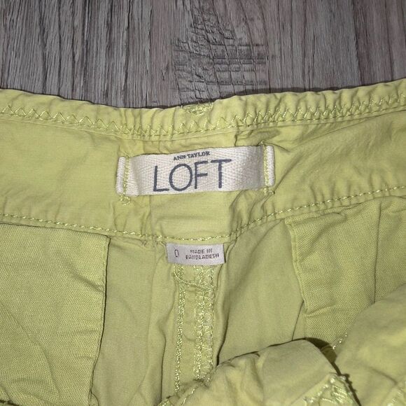 LOFT Marisa Cargo Capri Pants in Summer Yellow/Chartreuse Size 0 - Picture 4 of 8